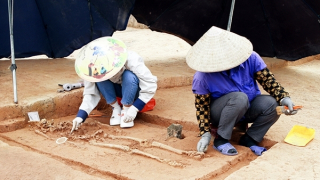 Xung quanh một di vật đá đầy bí hiểm ở di chỉ Vườn Chuối