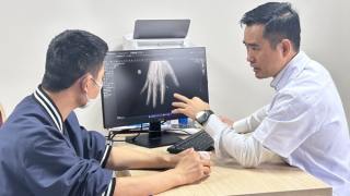 Nối ngón tay bị đứt rời cho thủy thủ sau 25 tiếng gặp tai nạn