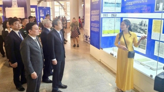 Khai mạc trưng bày chuyên đề “Dấu chân Hồ Chí Minh trên quê hương Cách mạng Tháng Mười”