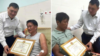 Hai công dân Lý Sơn cứu người trong bão số 13 được tặng thưởng Huân chương Dũng cảm