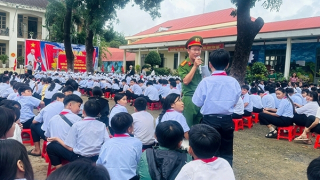 Thầy giáo Trường Cao đẳng Cảnh sát  với nỗ lực giúp chuyển đổi số vùng biên