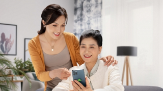 Phát Lộc khi tham gia gửi tiết kiệm tại BIDV