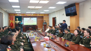 Công bố Quyết định về công tác cán bộ tại Cục Truyền thông CAND và Cục Khoa học, Chiến lược và Lịch sử Công an