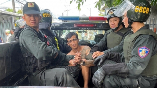 Khống chế con nghiện dùng hung khí chống người thi hành công vụ