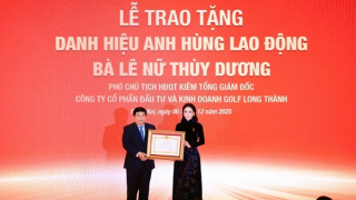 Phó Chủ tịch Tập đoàn KN Holings Lê Nữ Thuỳ Dương được phong tặng danh hiệu Anh hùng lao động