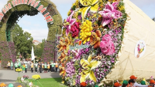 Bó hoa 10 tấn ở Đà Lạt xác lập Kỷ lục Việt Nam