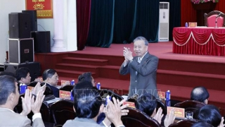 Party leader meets with voters in Hung Yen province