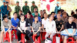 Trở về từ “địa ngục việc nhẹ, lương cao”