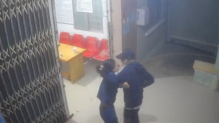 Vờ hỏi mua thuốc hạ sốt rồi khống chế nữ nhân viên trạm y tế , cướp tài sản