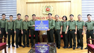 Công an tỉnh Hưng Yên hỗ trợ tỉnh Gia Lai 400 triệu đồng khắc phục hậu quả bão lũ