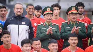 Bộ trưởng Bộ Quốc phòng Phan Văn Giang gặp mặt, động viên CLB Thể Công - Viettel