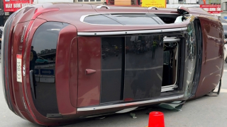 Vụ lật xe ô tô trên Đường Láng, Hà Nội: Tài xế dương tính với ma tuý