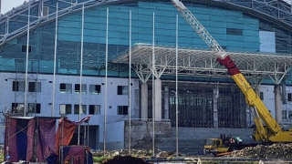 Vụ TNLĐ ở công trình sửa chữa Nhà thi đấu Phú Thọ: Do sự cố lắp đặt thang nâng hàng