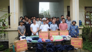 52 ngư dân trên tàu cá bị bốc cháy ở Trường Sa đã được đưa vào đảo Song Tử Tây