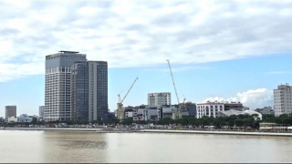 Đà Nẵng lý giải về loạt cao ốc ken dày bờ sông Hàn