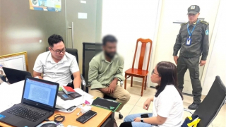 Bắt một người nước ngoài "xách hộ" ma túy từ Thái Lan đến Việt Nam