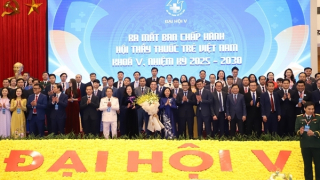 Thầy thuốc trẻ xung kích, tình nguyện đến vùng sâu, vùng xa vì sức khỏe cộng đồng