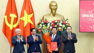 Đồng chí Nguyễn Hồng Diên giữ chức Phó Bí thư chuyên trách Đảng ủy Quốc hội