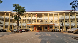 Vì sao 12 phòng học xây xong “đắp chiếu”, học sinh phải học nhờ?
