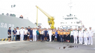 Đưa 52 ngư dân trên tàu cá bị gặp nạn ở Trường Sa về Cam Ranh