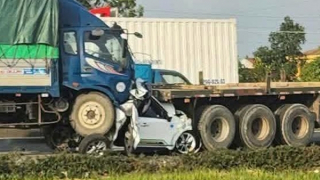 Bảy ô tô "dồn toa" trên QL5, 3 người thương vong