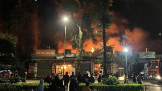 Cháy chợ Xanh, nhiều hộ dân sơ tán