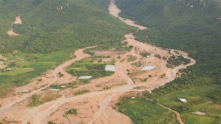 Công an mời nạn nhân vụ vỡ hồ nước ở Tuy Phong làm việc