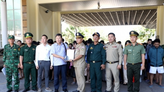 Bàn giao 77 công dân dính bẫy “việc nhẹ, lương cao” ở Campuchia