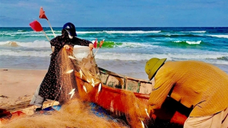 Bám biển giữa mùa gió chướng