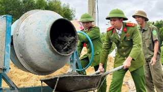 Khẩn trương giúp dân đón Tết trong những ngôi nhà mới