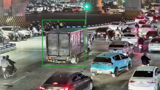 "Mắt thần" AI giúp CSGT Hà Nội phát hiện hàng chục xe tải vi phạm