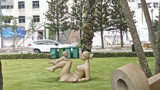 Vườn điêu khắc trên bãi Tầm Dương