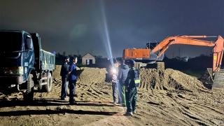 Hơn 100 CBCS triệt xóa đường dây khai thác cát trái phép trên sông Kôn