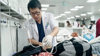 Bệnh viện Việt Đức và Bạch Mai tập trung cứu chữa các cho nạn nhân vụ lật xe ở Lào Cai