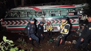 Xe buýt lao xuống khe núi khiến hơn 30 người thương vong tại Guatemala