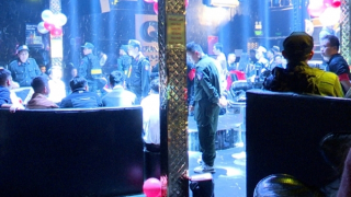 Đột kích hai quán bar tổ chức tiệc ma tuý