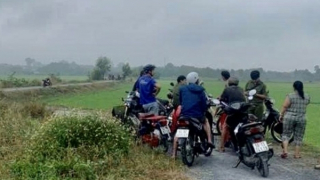 Người đàn ông tử vong bất thường trong lùm cây giữa cánh đồng
