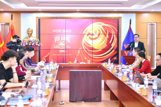 “Với Đảng vẹn toàn niềm tin yêu” – chương trình nghệ chào mừng Đại hội Đảng lần thứ 14