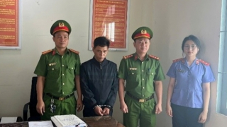 Bắt đối tượng làm giả giấy tờ mua bán ôtô, chiếm đoạt 201 triệu đồng