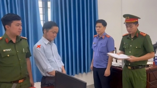 Bắt công chức địa chính xã lạm dụng chức vụ quyền hạn chiếm đoạt tài sản