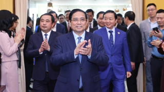 Nông nghiệp vẫn là trụ đỡ nhưng phải số hóa, hiện đại hóa