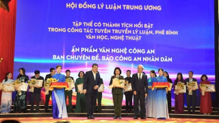 Ấn phẩm Văn nghệ Công an nhận khen thưởng của Hội đồng Lý luận Trung ương