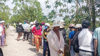 Điều tra vụ thi thể thiếu nữ nổi dưới đầm tôm