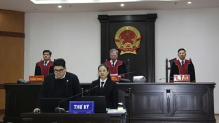 Cán bộ tòa án không được hách dịch, dọa nạt hoặc kéo dài thời gian xử lý công việc của nhân dân