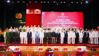 Hanoi City Police Department receives fourth “Hero of the People’s Armed Forces” title