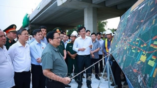 PM calls for accelerated progress of projects in celebration of National Party Congress