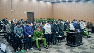 Hai cựu Cục trưởng Cục An toàn thực phẩm hầu tòa trong vụ án đưa và nhận hối lộ hơn 107 tỷ đồng