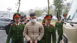 Sốc: Thổi giá sữa HIUP gấp 6 lần, Z Holding hưởng lợi khủng và đánh vào tâm lý khách hàng "giá đắt, sữa mới xịn"!