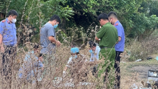 Phát hiện bộ xương người sau căn nhà hoang