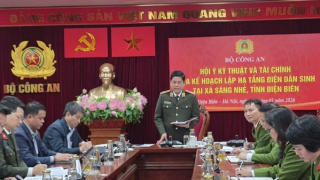 Bộ Công an đưa điện về với bà con vùng biên giới xã Sáng Nhè